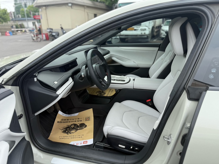 MI SU7 2024 car image #4