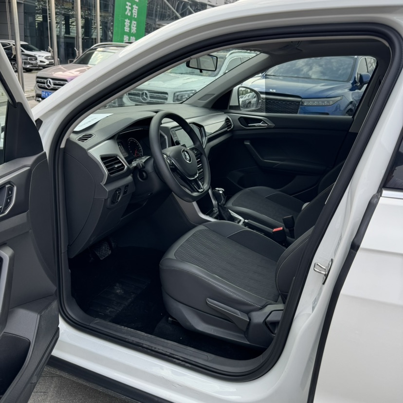Volkswagen T-Cross 2021 car image #4