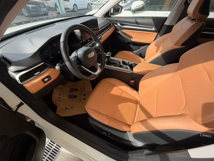 GEELY Coolray 2026 #3 GEELY Coolray 2026 car image #3