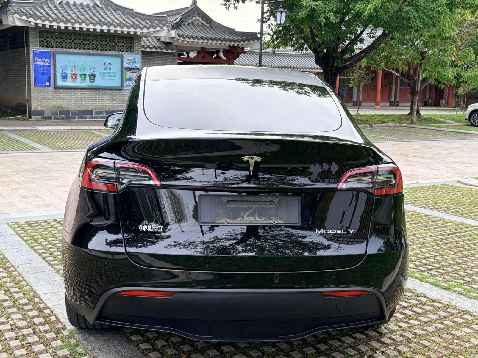 Tesla Model Y 2022 car image #5