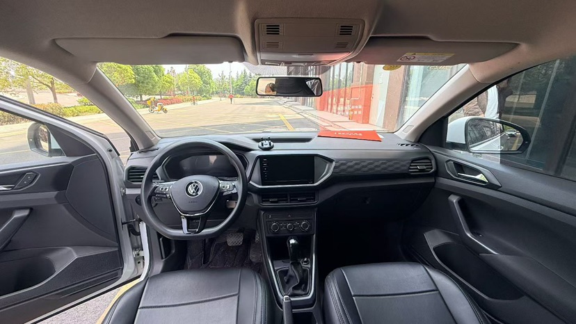 Volkswagen T-Cross 2023 #6 Volkswagen T-Cross 2023 car image #6