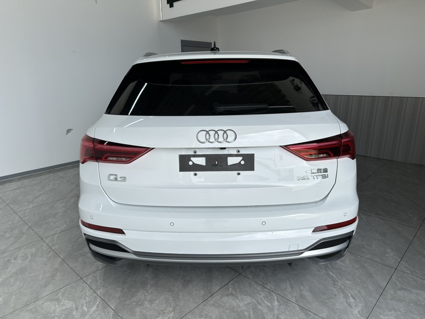 Audi Q3 2023 immagine di auto #5