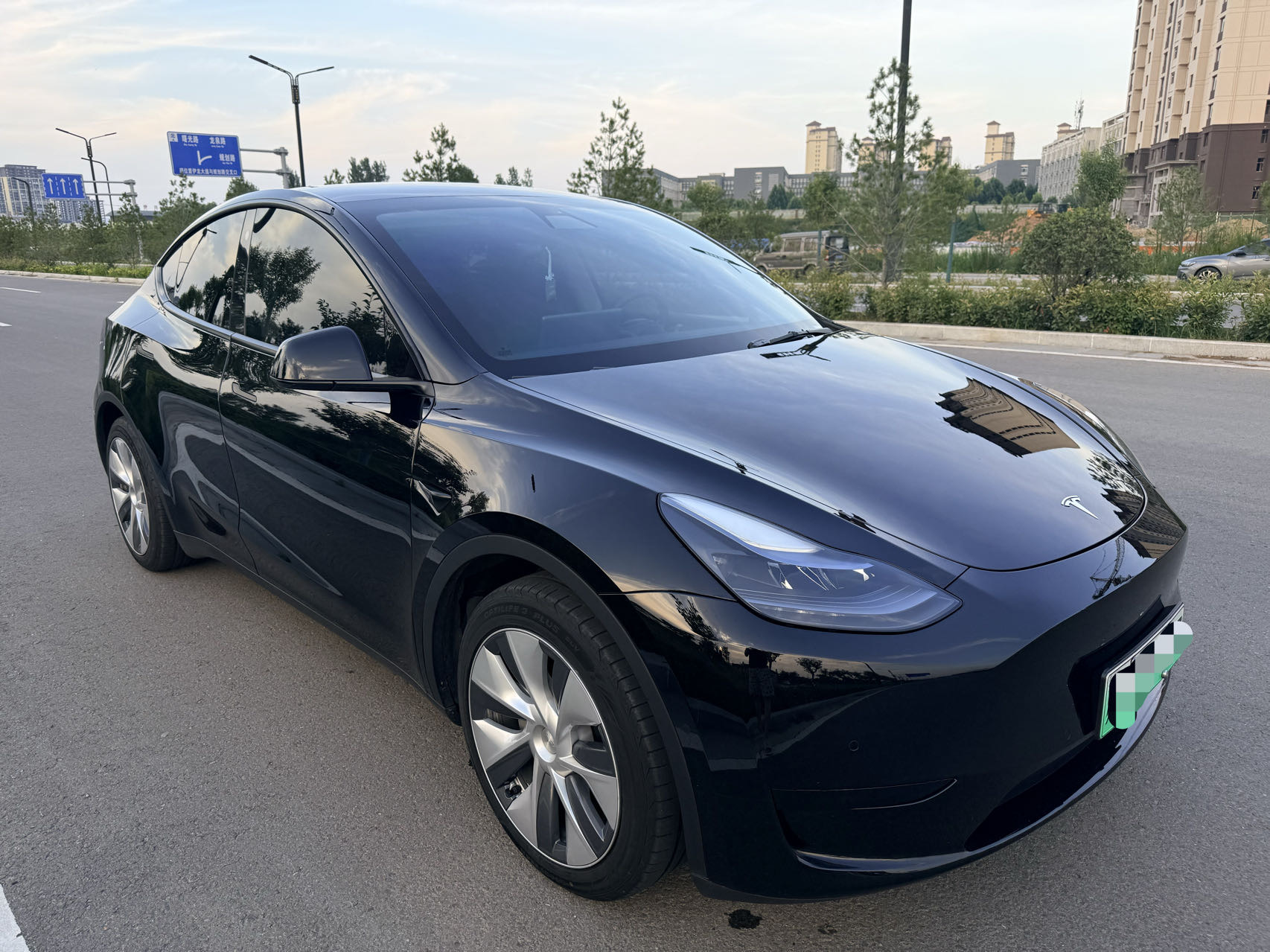 Tesla Model Y 2023 #3 Tesla Model Y 2023 car image #3