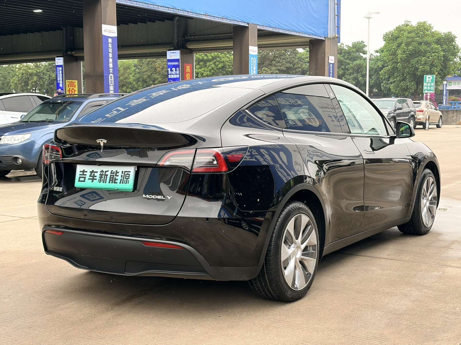 Tesla Model Y 2021 #5 Tesla Model Y 2021 car image #5