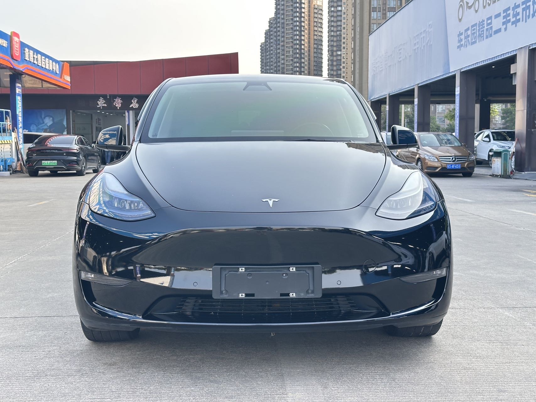 Tesla Model Y 2022 car image #2