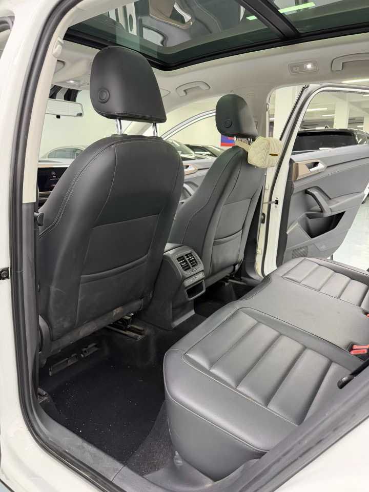 Volkswagen Tharu 2021 car image #7