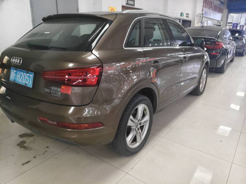 Audi Q3 2017 car image #7