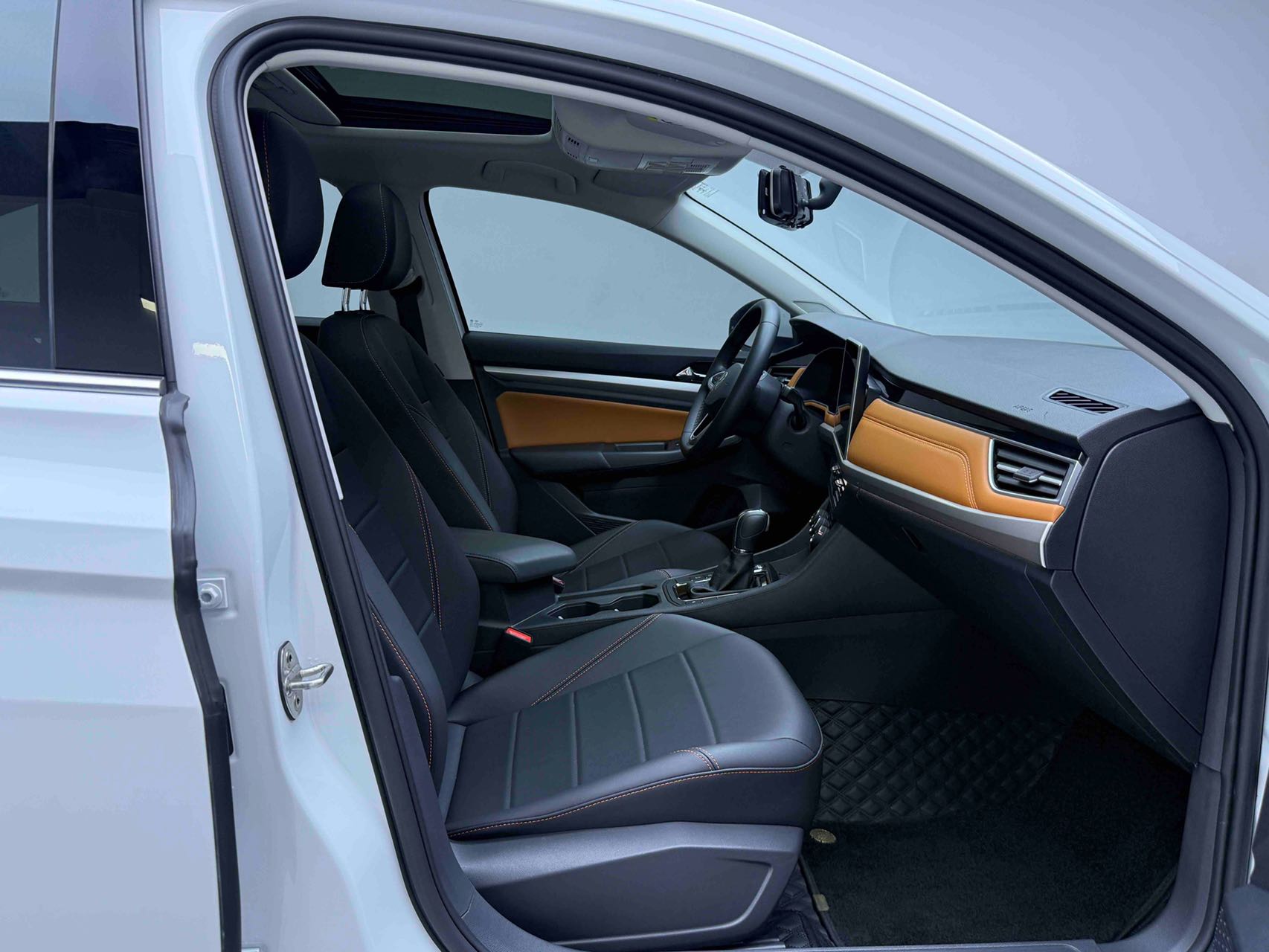 Volkswagen Bora 2022 car image #6