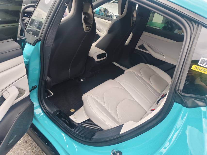 MI SU7 2024 car image #3