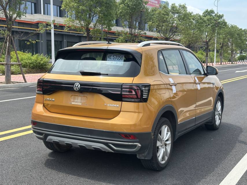 Volkswagen T-Cross 2021 car image #7