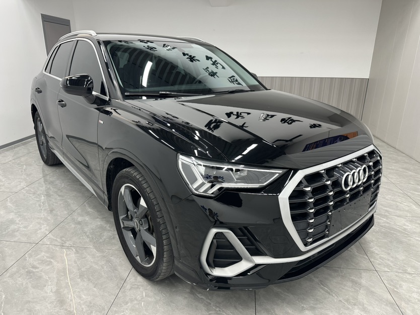 Audi Q3 2022 immagine di auto 