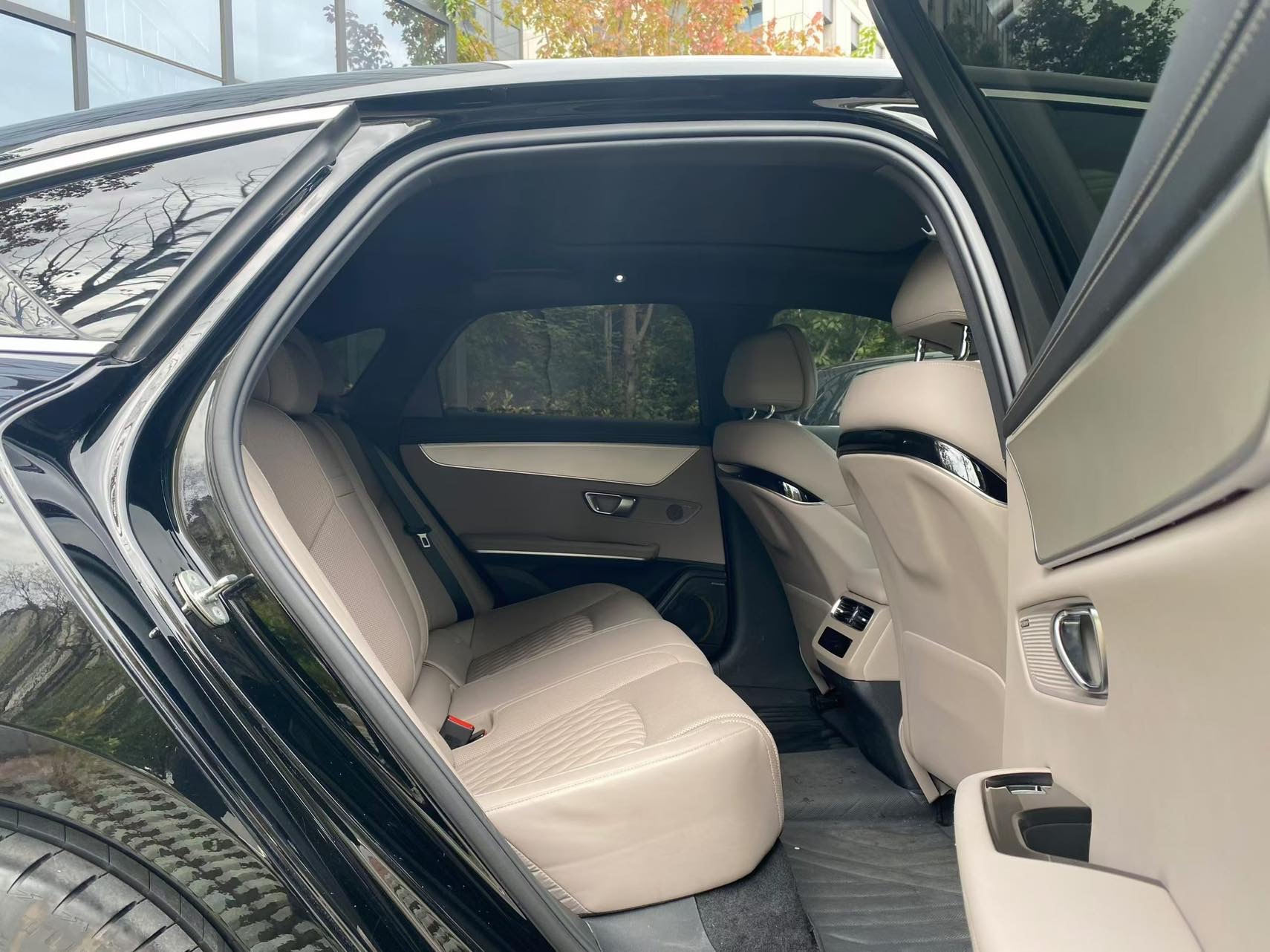 BYD Han 2025 car image #6