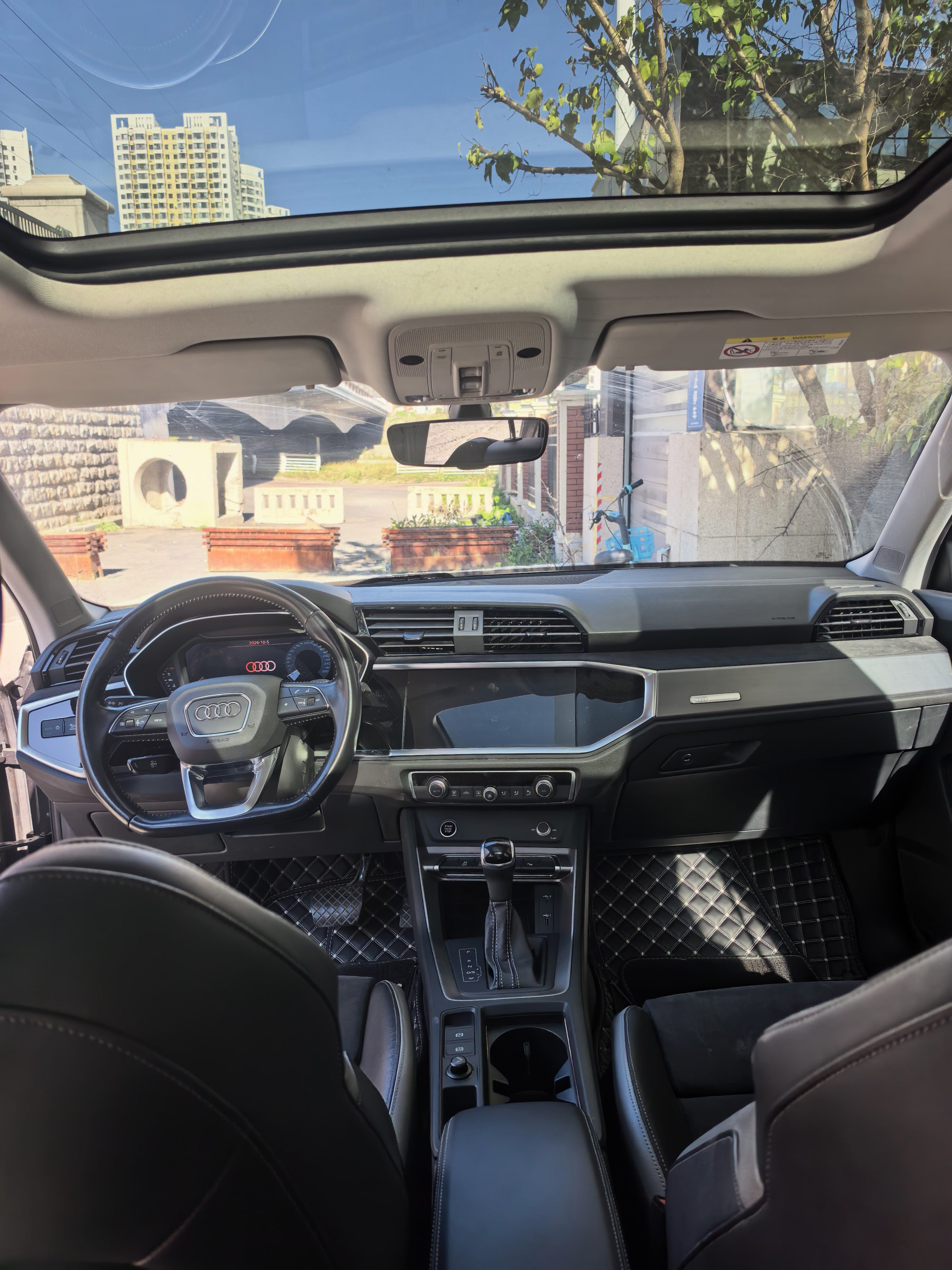 Audi Q3 2021 car image #6