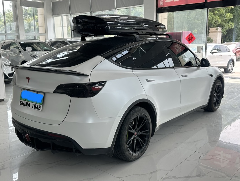 Tesla Model Y 2023 #4 Tesla Model Y 2023 car image #4
