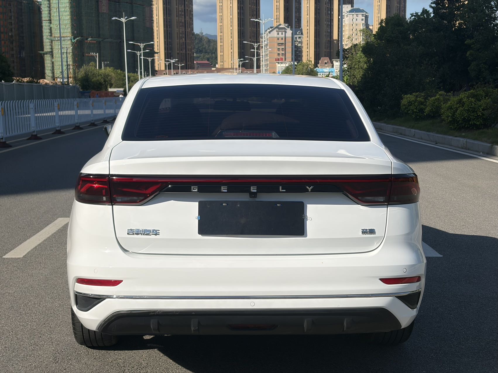 GEELY Emgrand 2026 immagine di auto #5