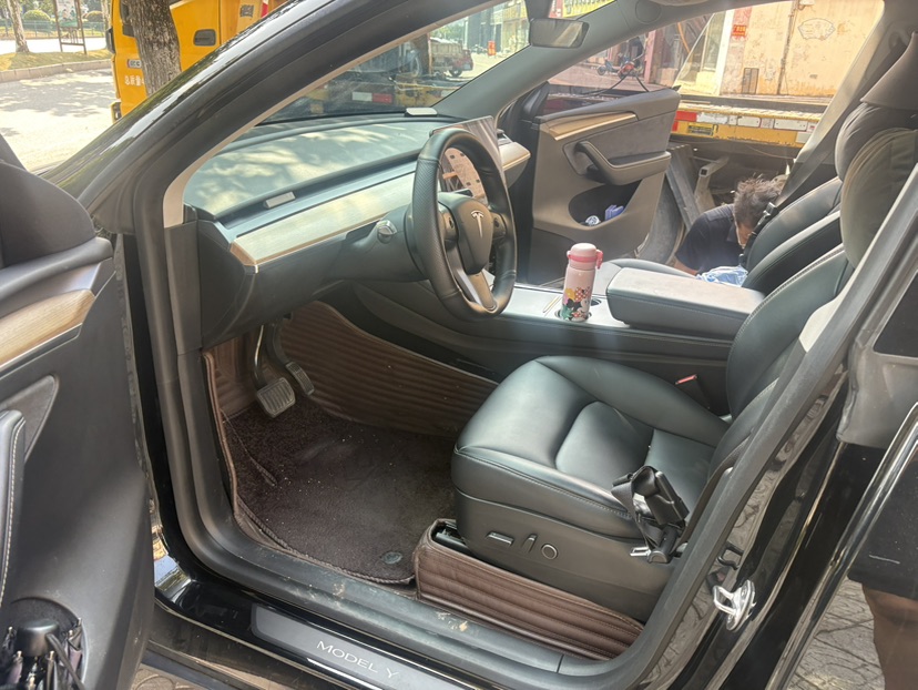 Tesla Model Y 2022 #6 Tesla Model Y 2022 car image #6
