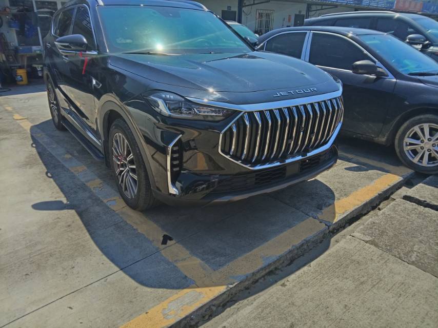 Jetour X70 PLUS 2024 car image #3