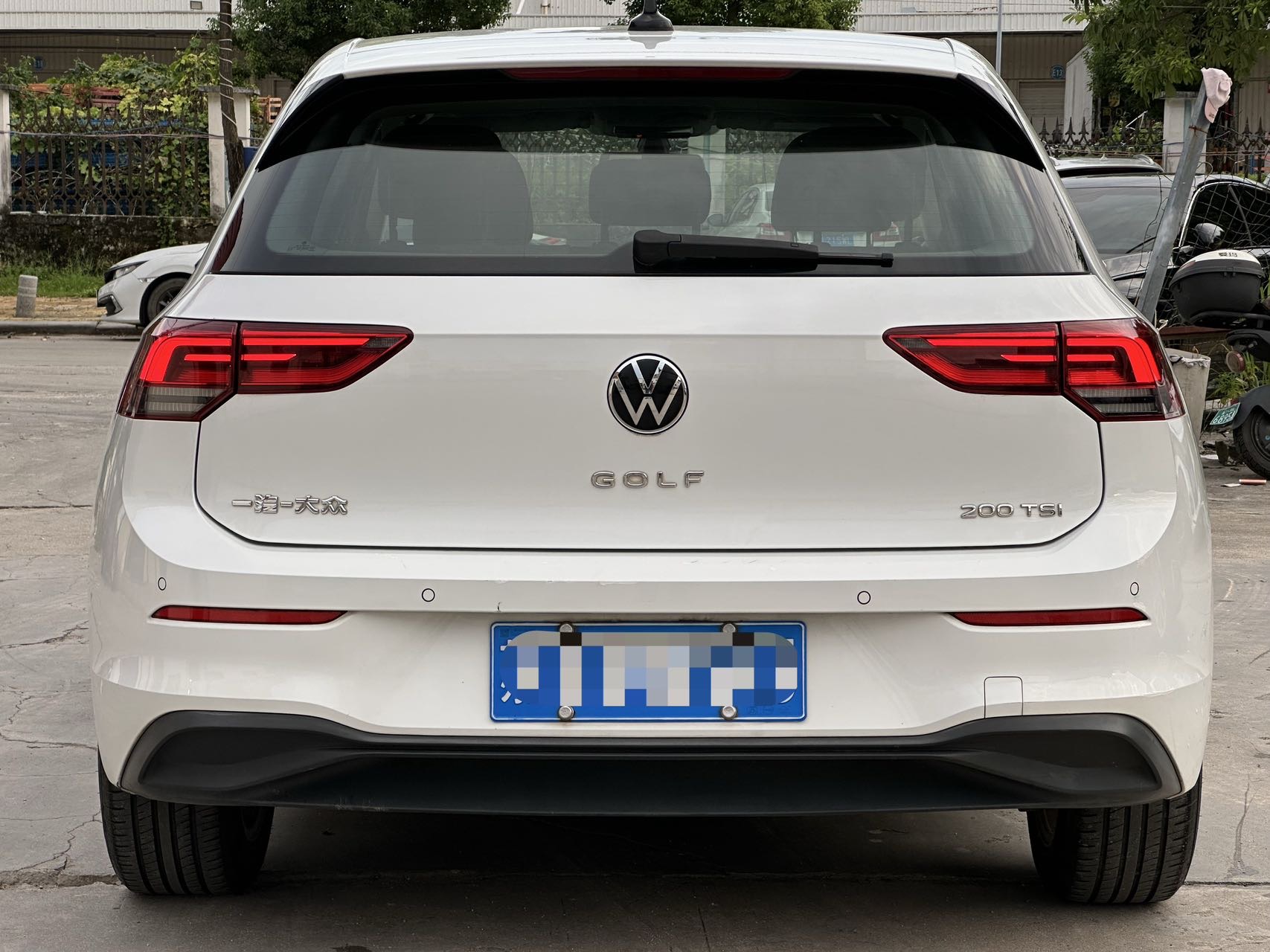 Volkswagen Golf 2023 car image #5