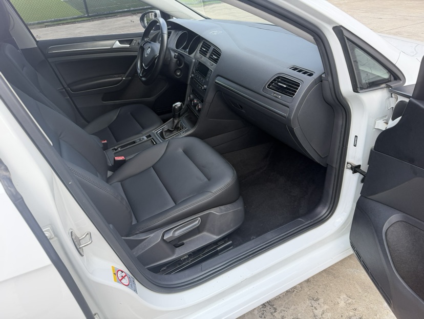 Volkswagen Golf 2015 car image #6