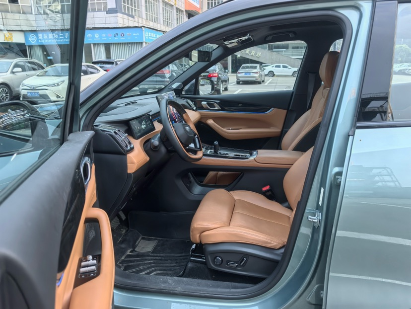 GEELY Boyue L 2025 car image #4