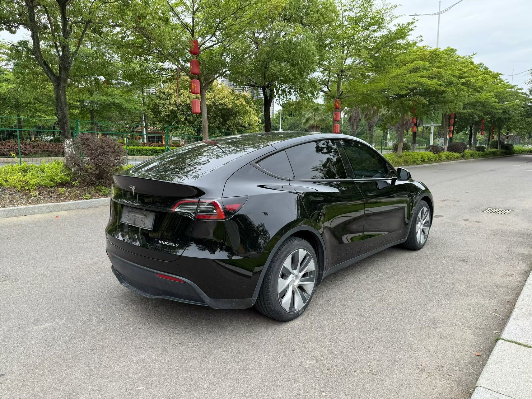 Tesla Model Y 2022 car image #6