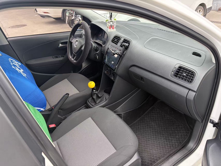 Volkswagen Polo 2018 car image #5