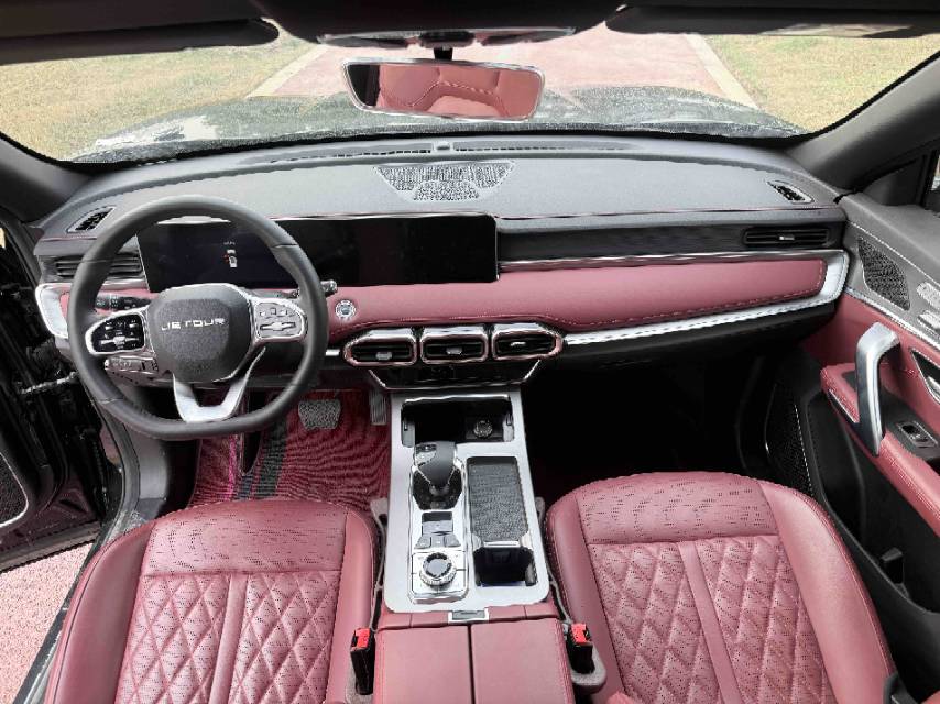 Jetour X70 PLUS 2024 #3 Jetour X70 PLUS 2024 car image #3