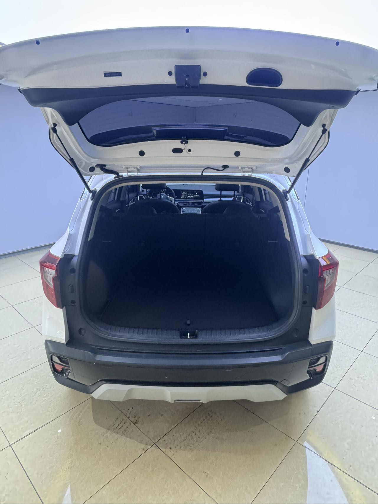 Kia Seltos 2023 car image #7