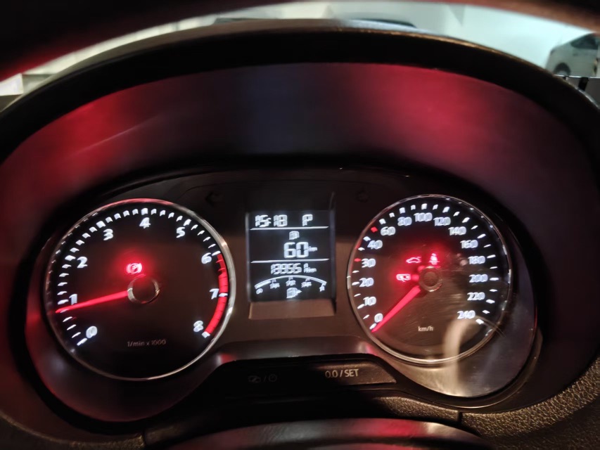 Volkswagen Polo 2014 car image #6