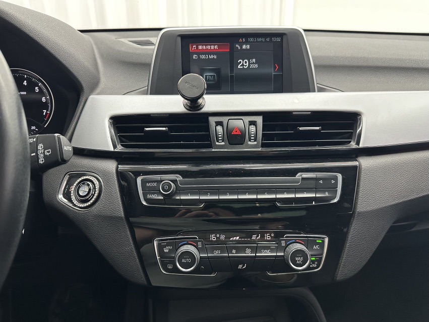 BMW X1 2018 #9 BMW X1 2018 car image #9