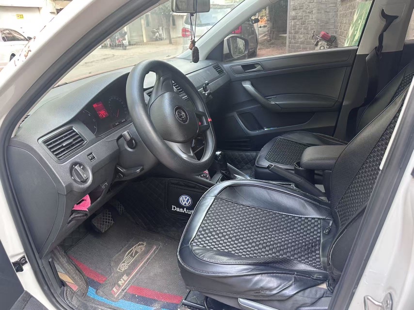 Volkswagen Santana 2018 car image #3