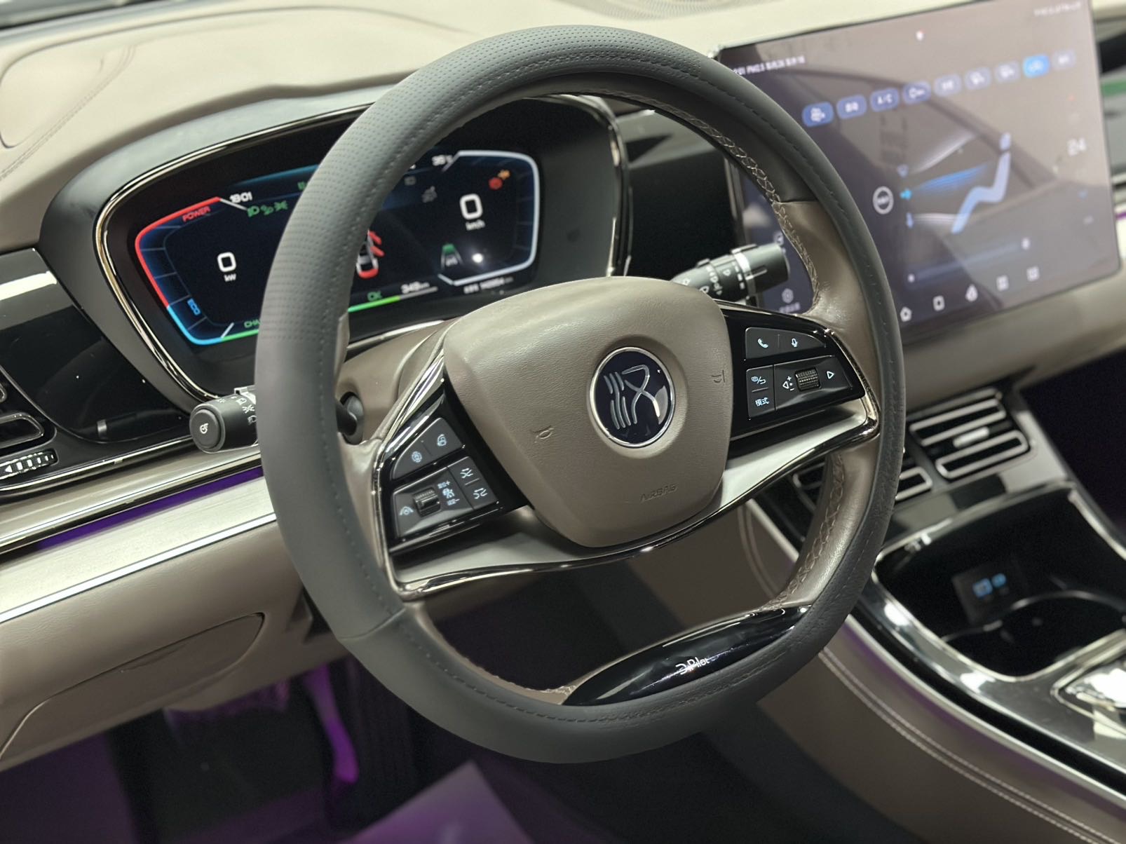 BYD Han 2023 immagine di auto #18