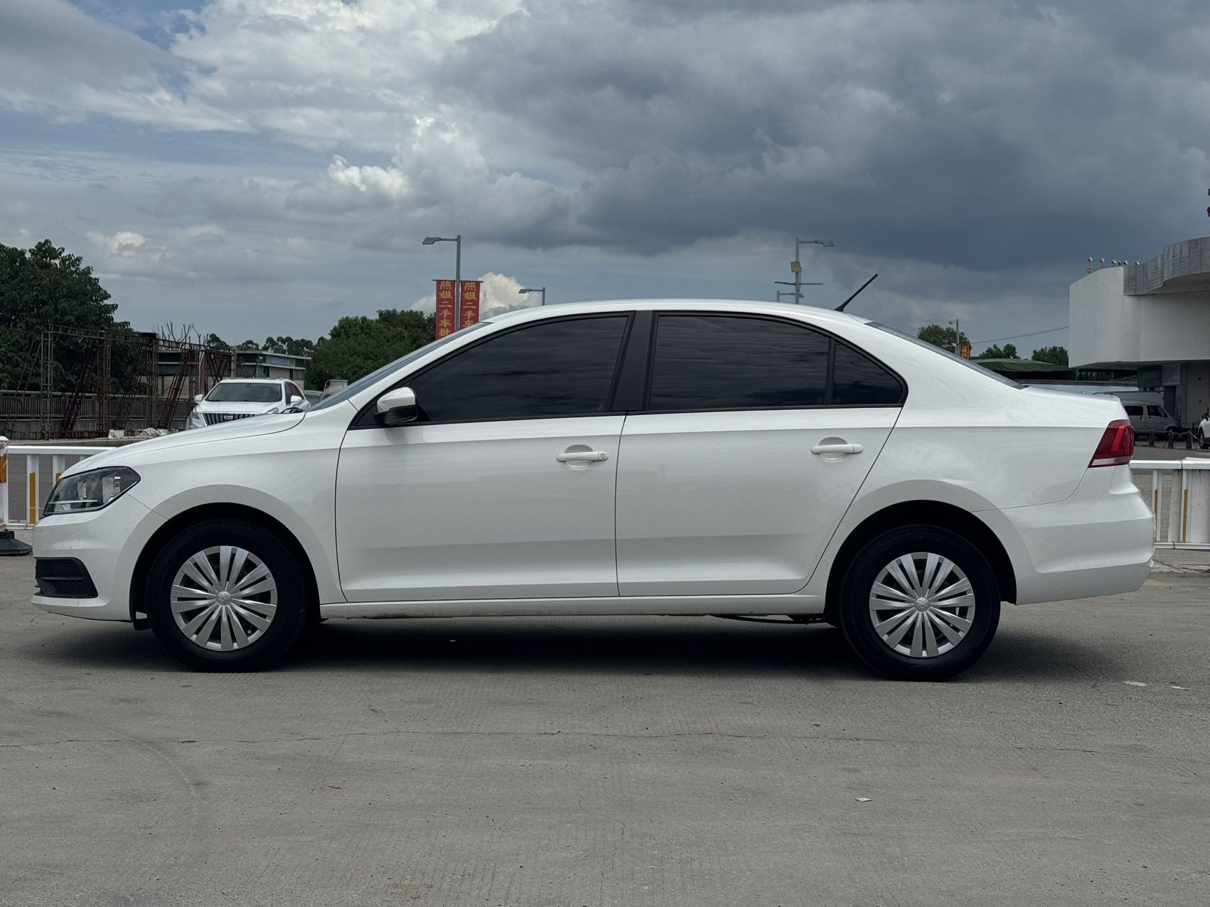 Volkswagen Santana 2022 car image #3