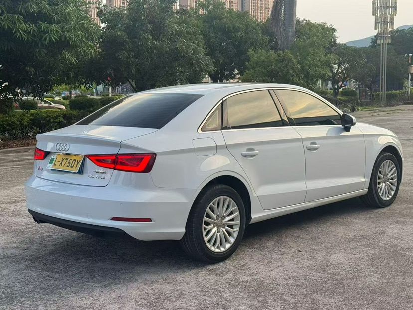 Audi A3 2016 car image #9