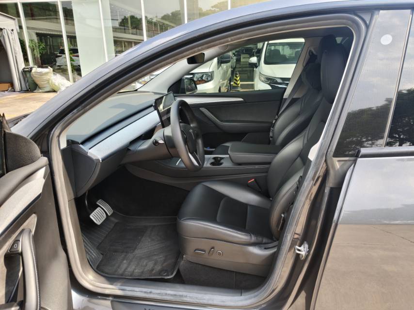 Tesla Model Y 2023 #7 Tesla Model Y 2023 car image #7