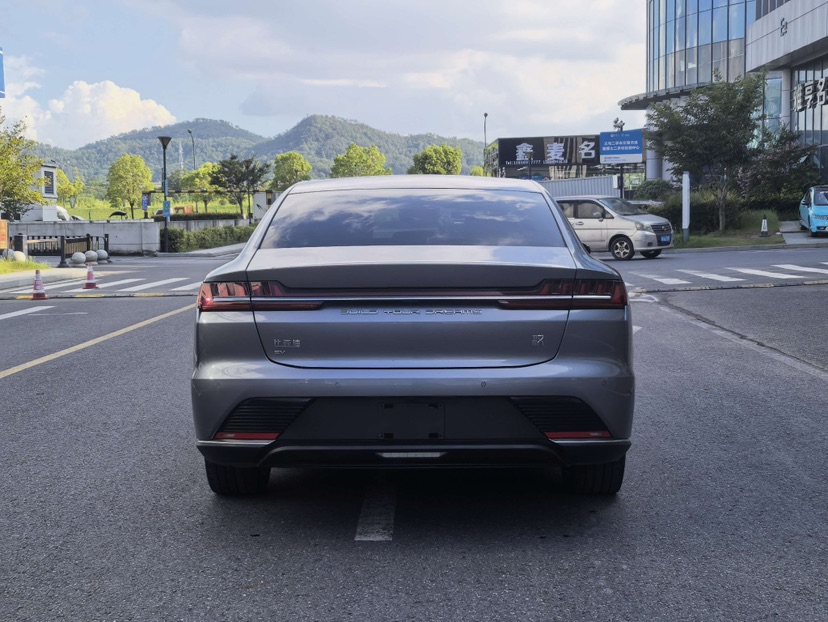 BYD Han 2022 car image #5