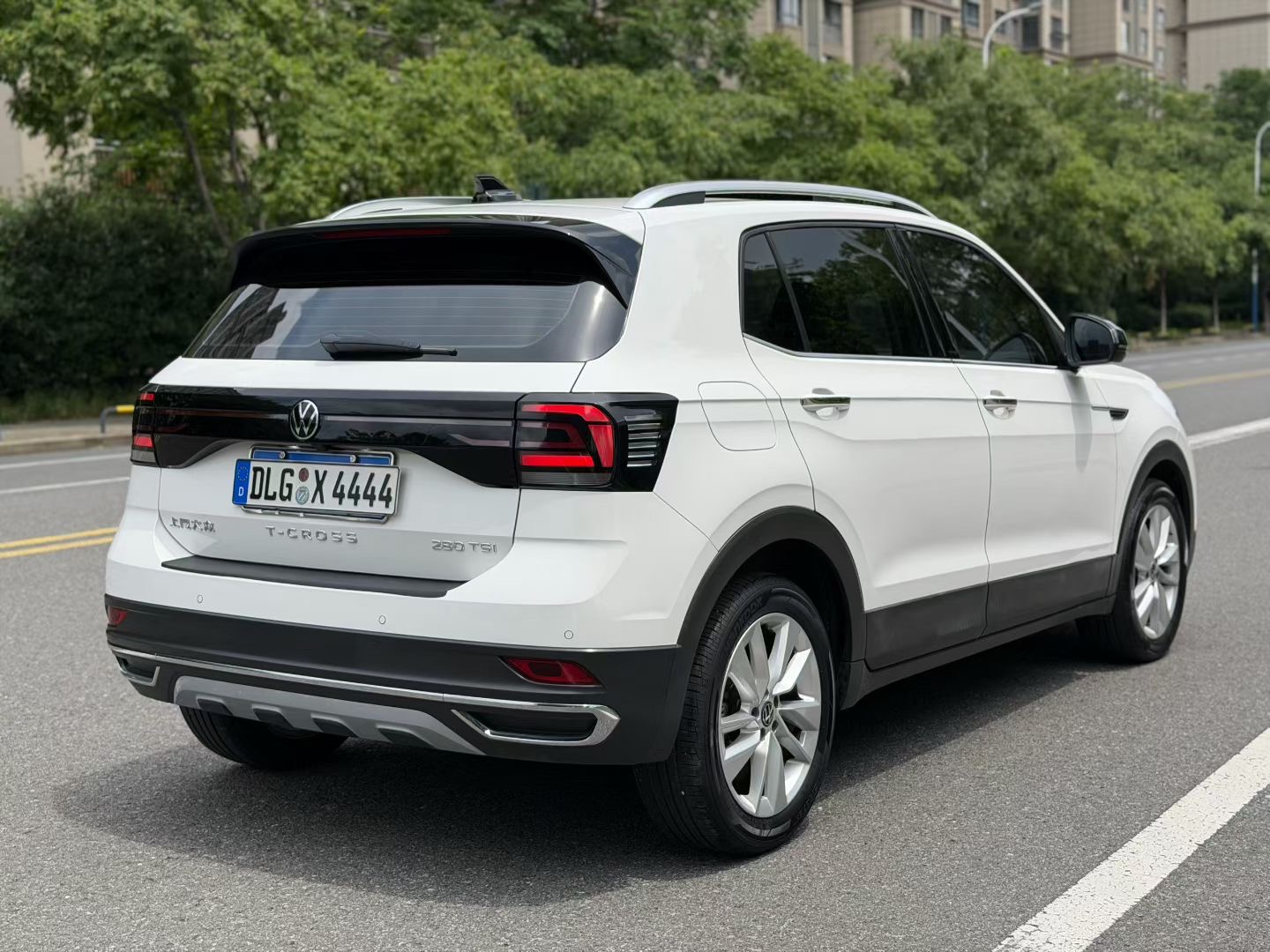 Volkswagen T-Cross 2021 car image #4