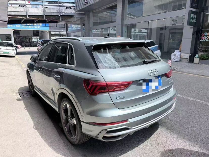 Audi Q3 2021 car image #6