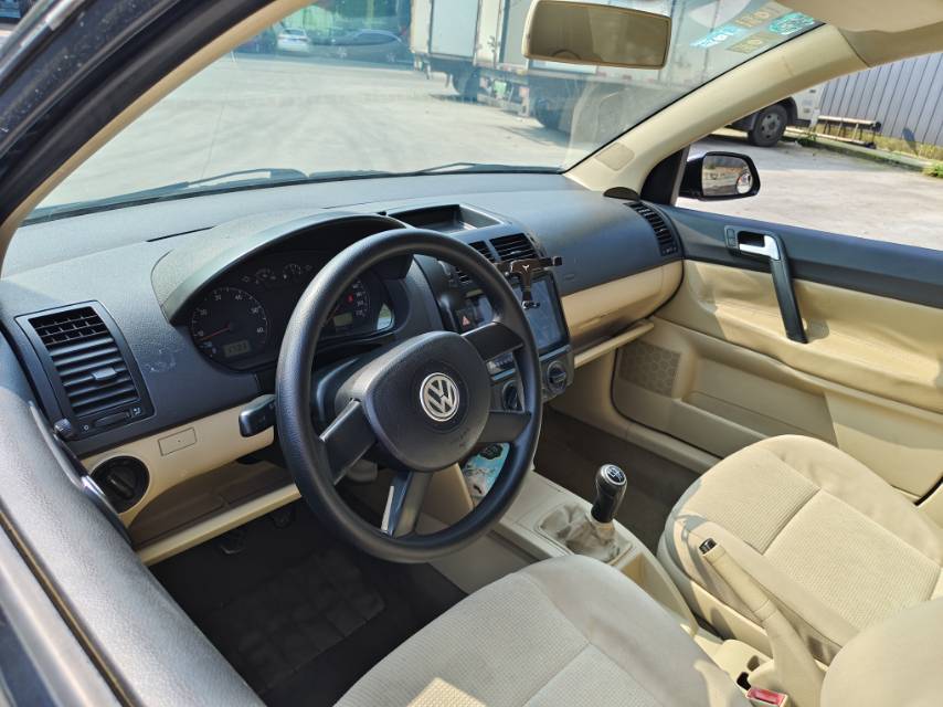Volkswagen Polo 2008 car image #9