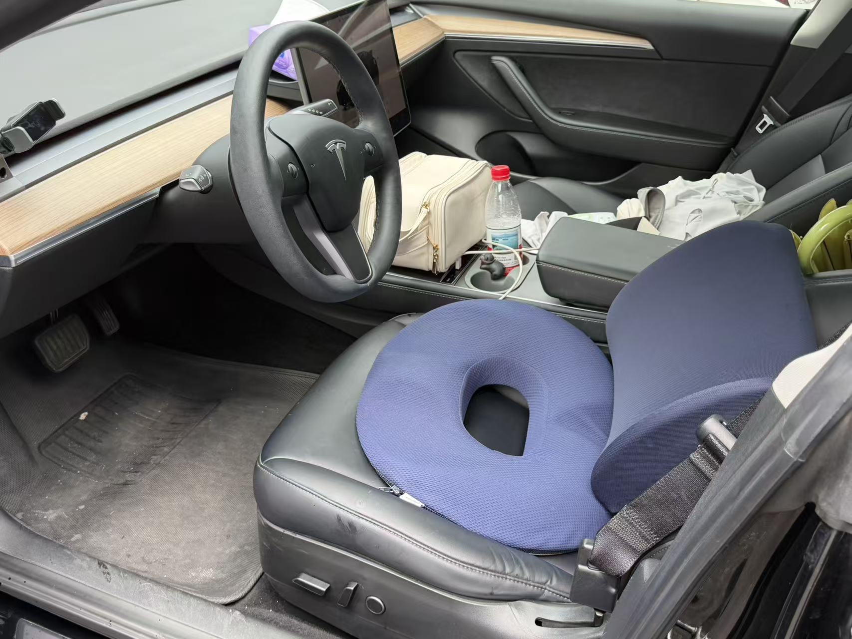Tesla Model 3 2022 car image #6