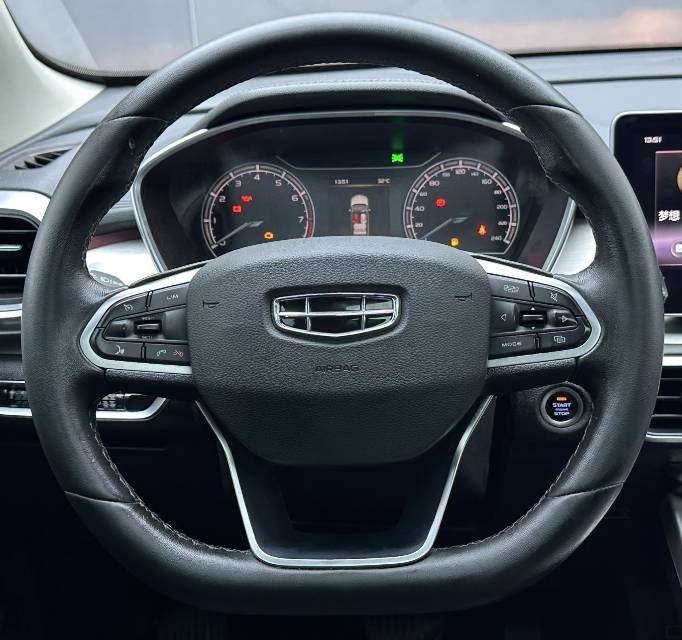 GEELY Coolray 2022 car image #10