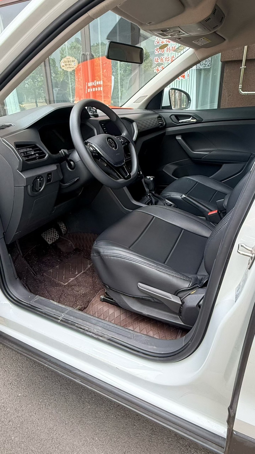 Volkswagen T-Cross 2023 #4 Volkswagen T-Cross 2023 car image #4