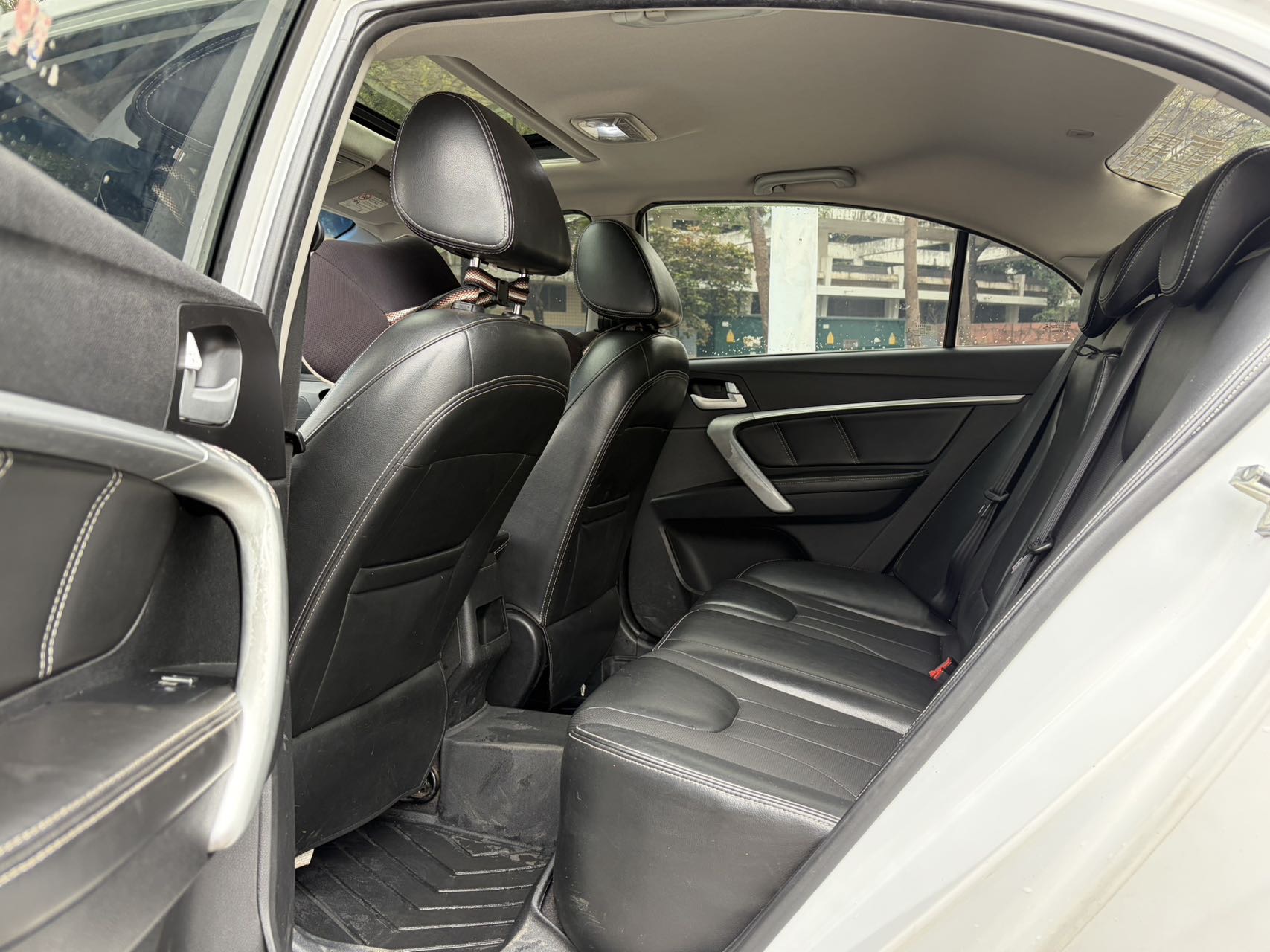 GEELY Emgrand 2016 car image #6