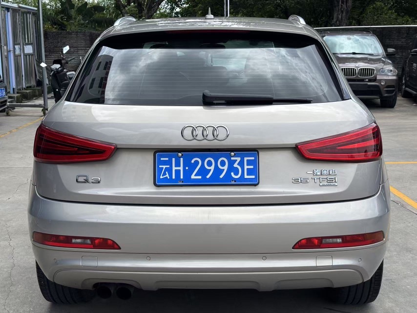 Audi Q3 2013 car image #9