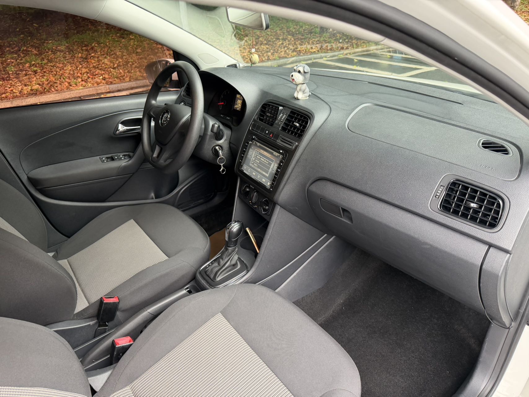 Volkswagen Polo 2017 car image #13