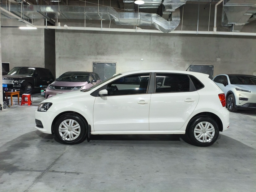 Volkswagen Polo 2016 car image #4