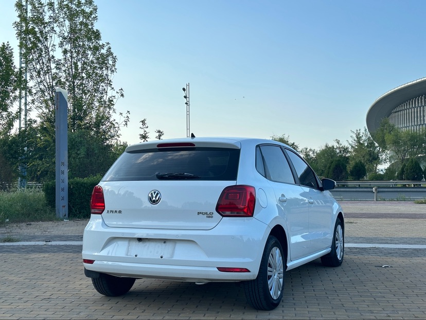 Volkswagen Polo 2017 car image #4