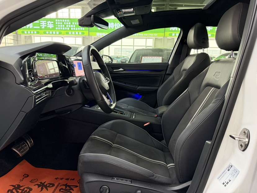 Volkswagen Golf 2024 car image #4