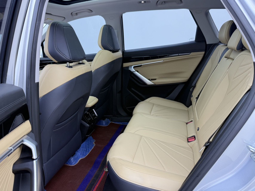 GEELY Boyue L 2024 car image #6