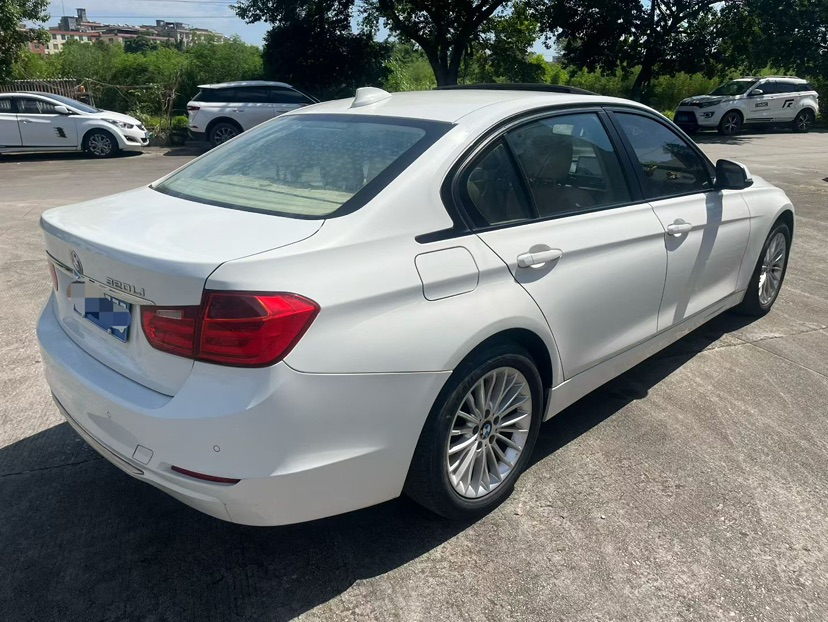 BMW 3 Series 2012 car image #7